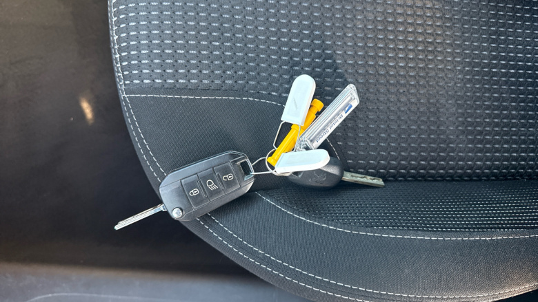 Peugeot 208 1.2 PureTech 82 Allure 5dr Petrol Hatchback